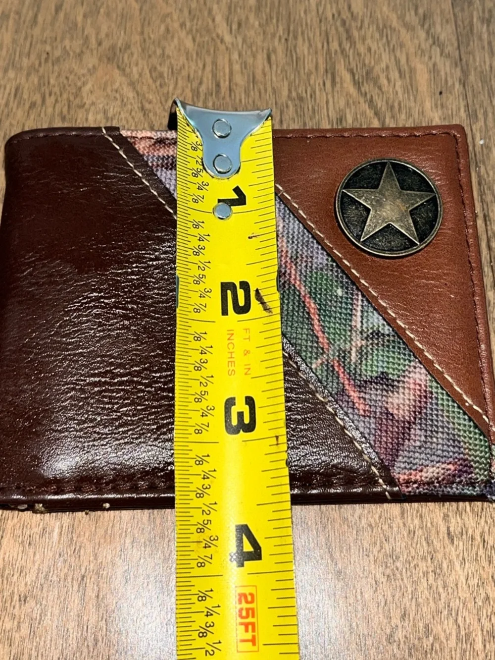 Magellan Outdoors: Men's Leather Roper Wallet Texas Star Concho: Brown & Camo